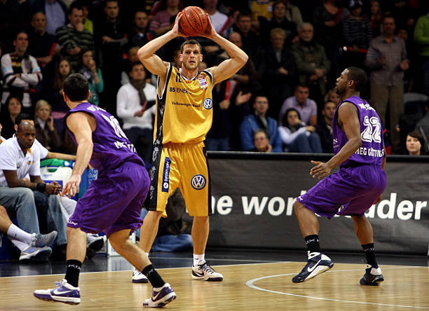 她始终保持 她始终保持