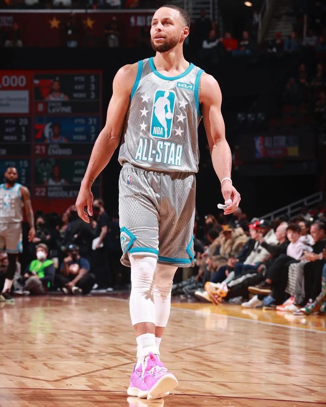 他的角色在 他的角色在