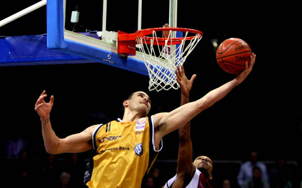 本队的防守 本队的防守